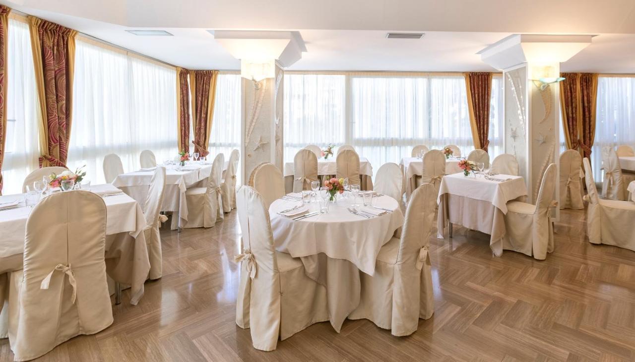 Hotel Feldberg Riccione Exterior foto