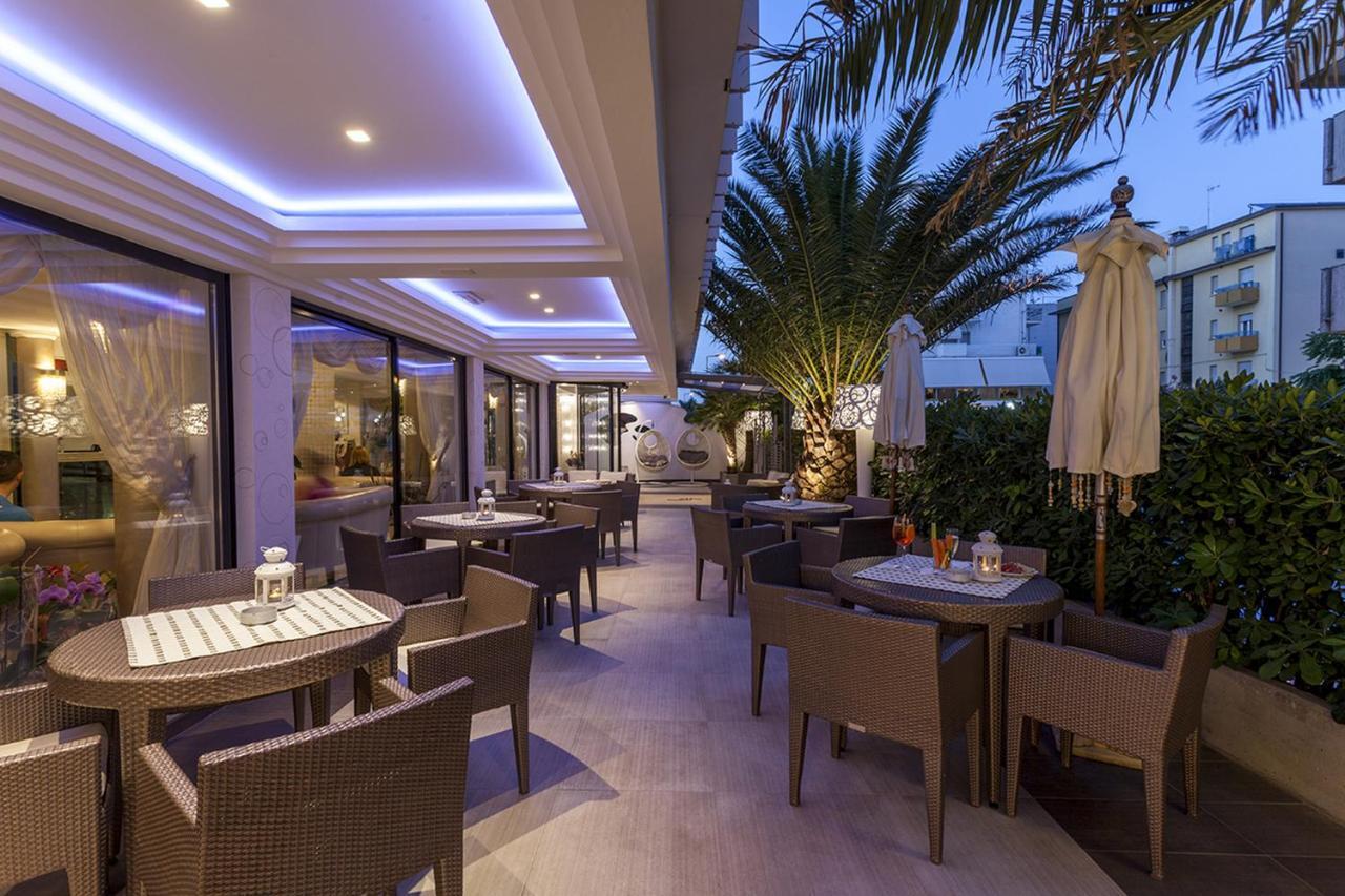 Hotel Feldberg Riccione Exterior foto