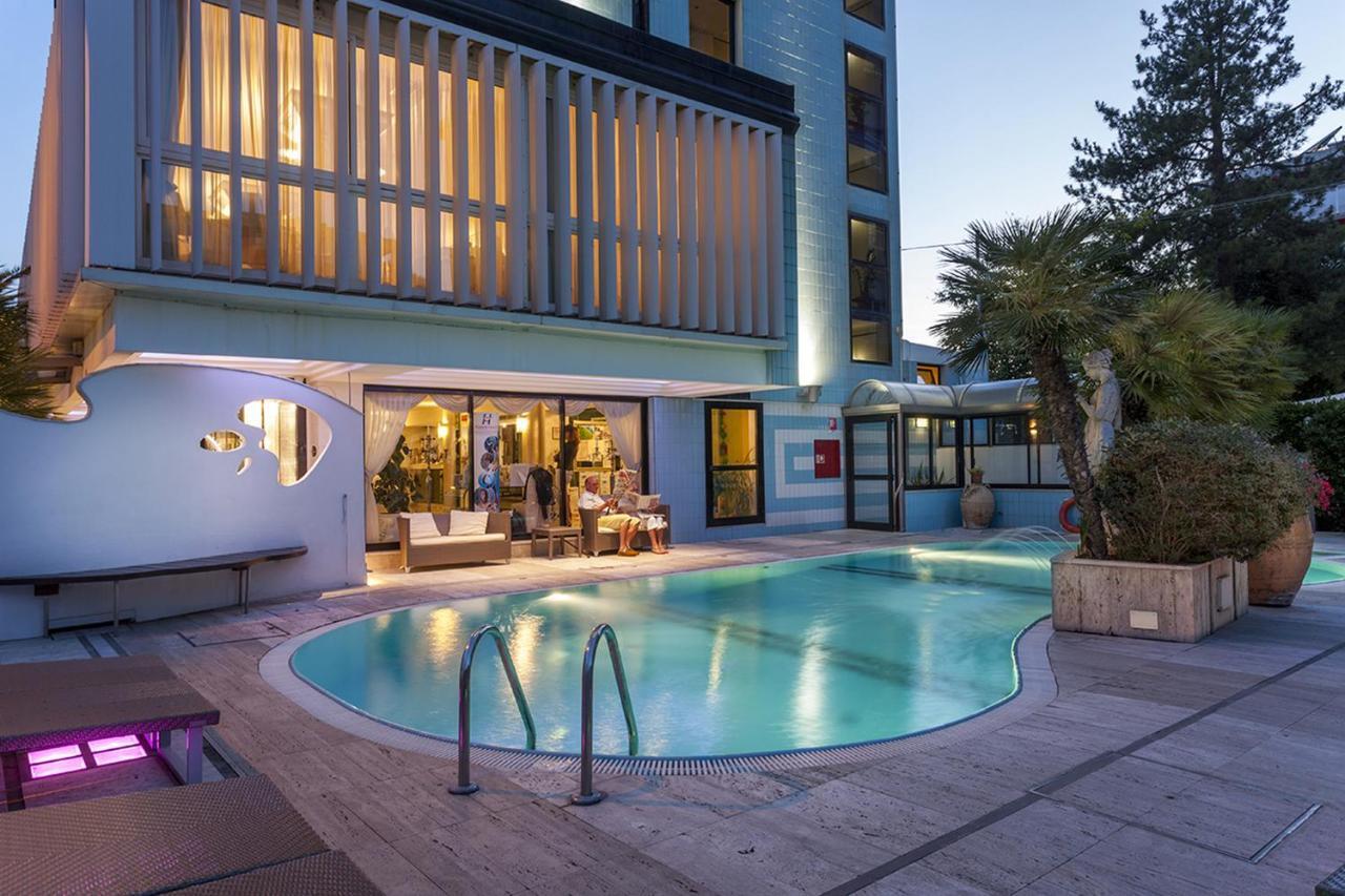Hotel Feldberg Riccione Exterior foto